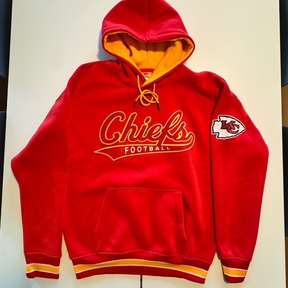NEW Kansas City Chiefs Hoodie - Men’s Medium - Red Yellow NFL Team Apparel NWT - Picture 3 of 15